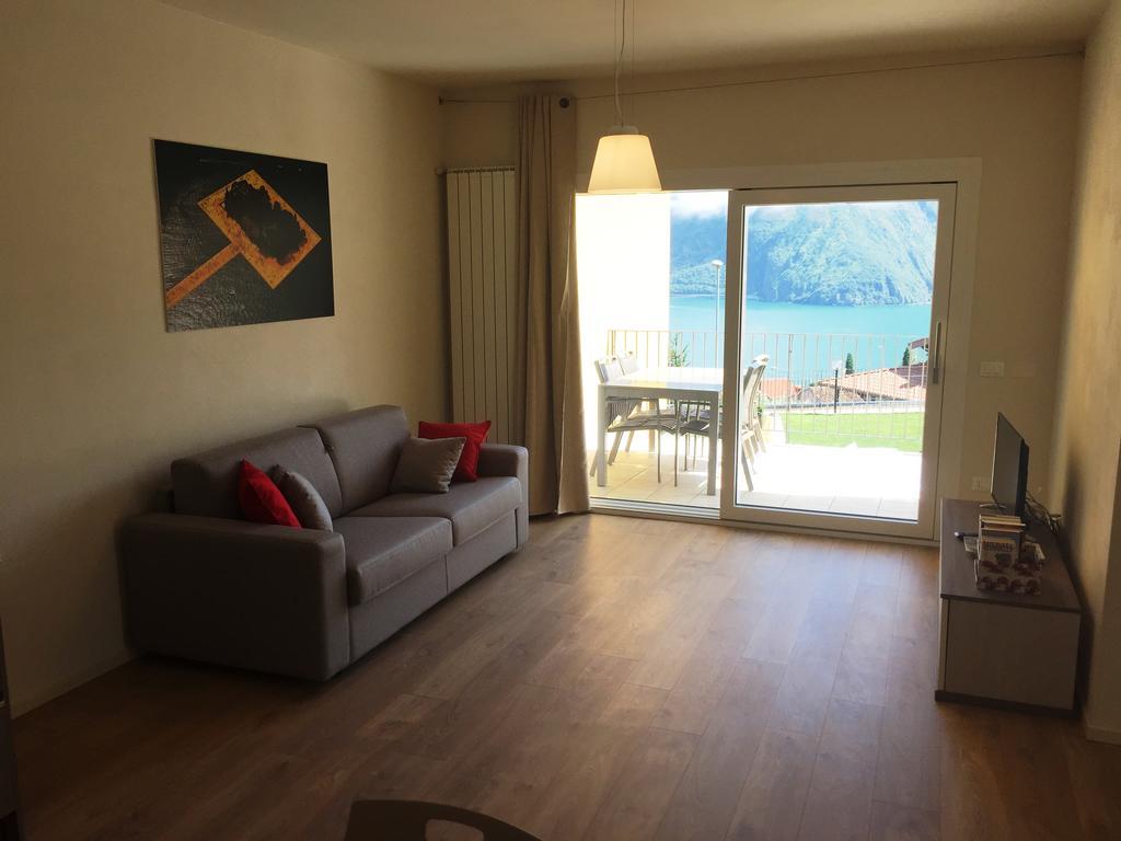 Anna Apartments Castro  Екстериор снимка